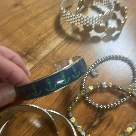 6 cuffs and 2 stretch brackets. Several of these are RusticCuff - Picture 5 of 8